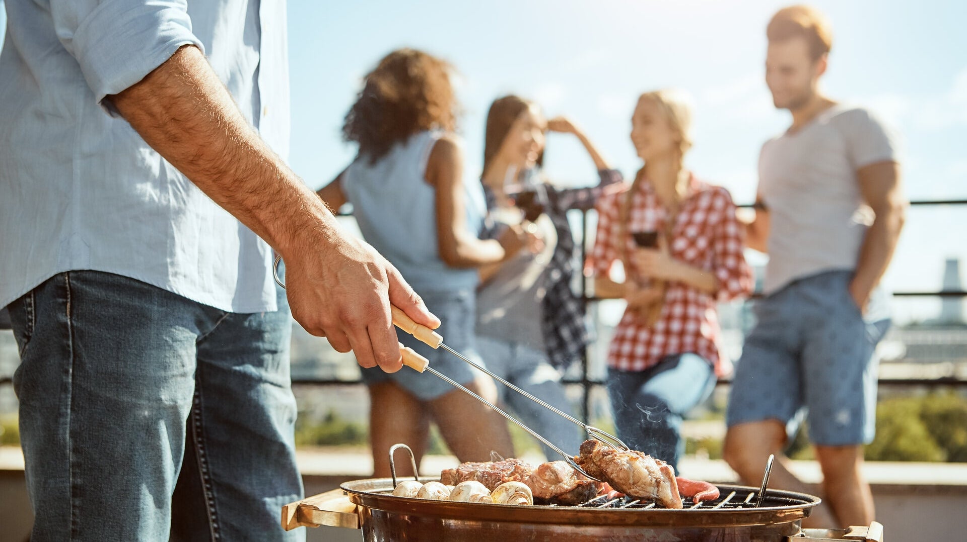 SUMMER BBQ: MASTER THE GRILL& HOST LIKE A PRO