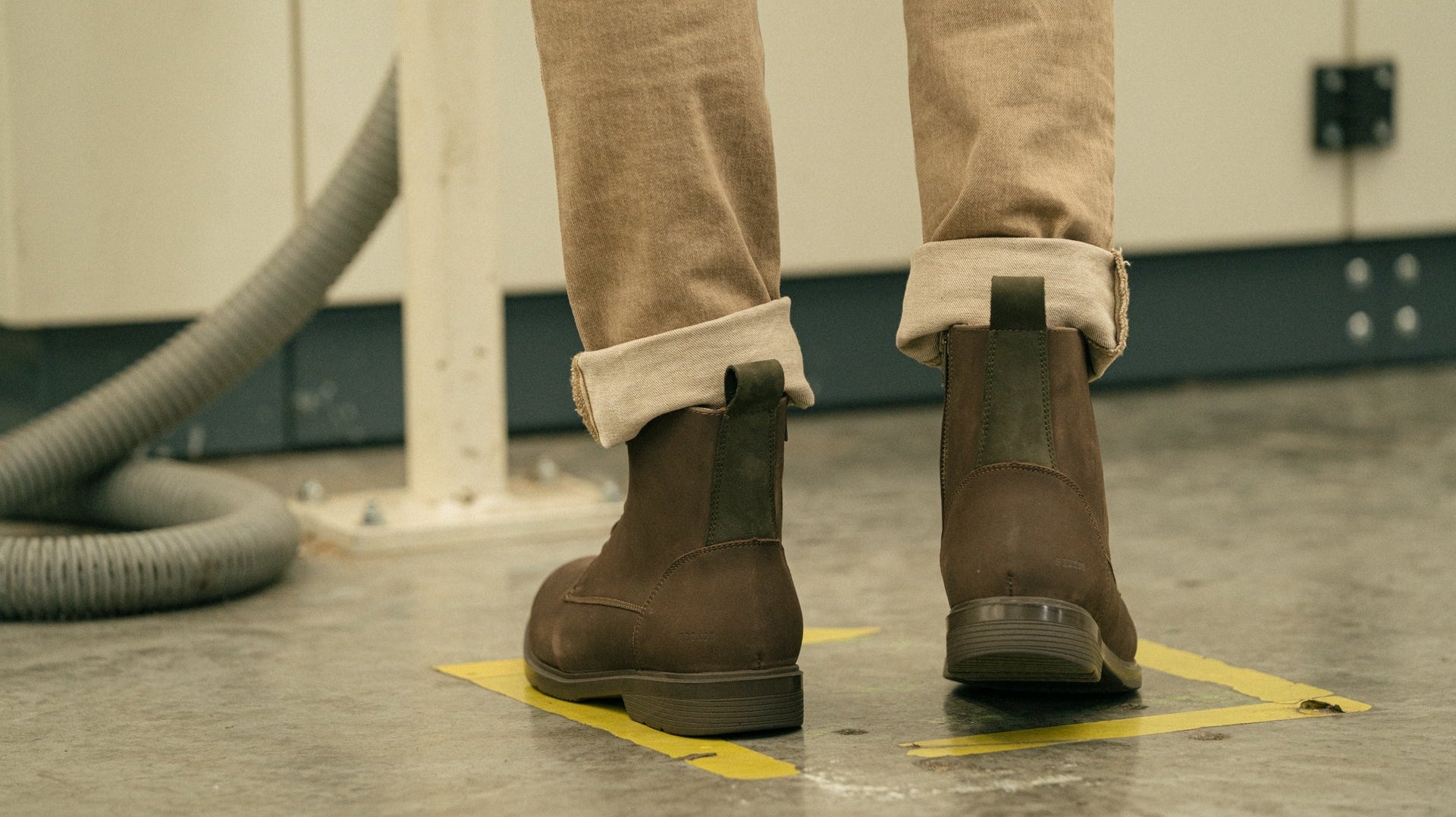Soft Toe Shoes vs Steel Toe Shoes: Pros, Cons & When to Wear Each