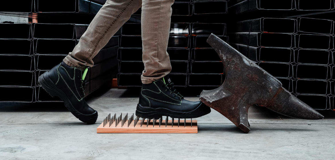 The toughest ones for the most demanding duties. Our hard work collection brings the best long-lasting materials to the table, assuring your safety every time you're inside the battlefield. These models have a rubber outsole that will help you have a better traction and protect you from any harm.