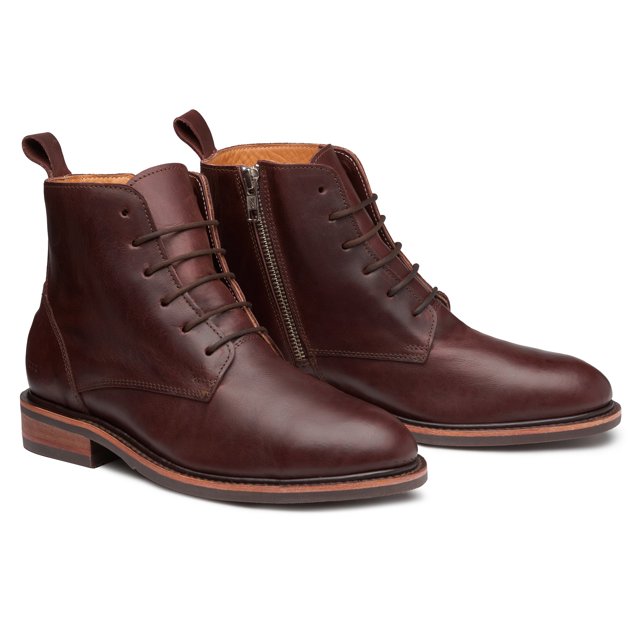 The Elise boot is meticulously designed to fulfill most women's taste in fashion and shoe safety regulations.