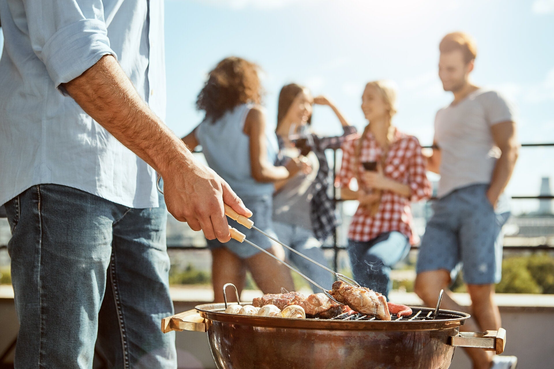 SUMMER BBQ: MASTER THE GRILL& HOST LIKE A PRO