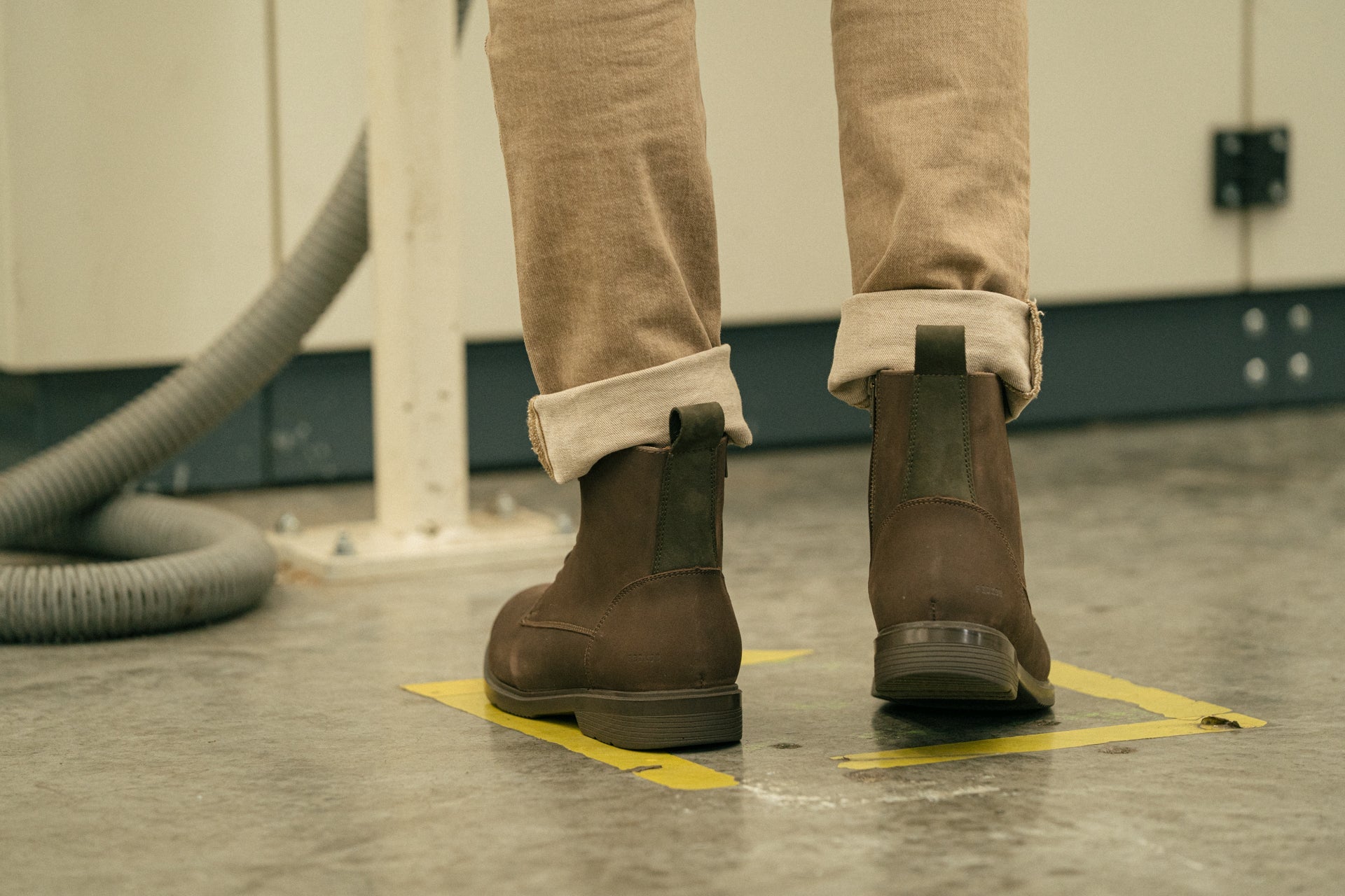 Soft Toe Shoes vs Steel Toe Shoes: Pros, Cons & When to Wear Each