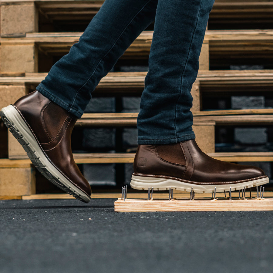 STEEL TOE CHELSEA BOOT BECKS BROWN LIFESTYLE