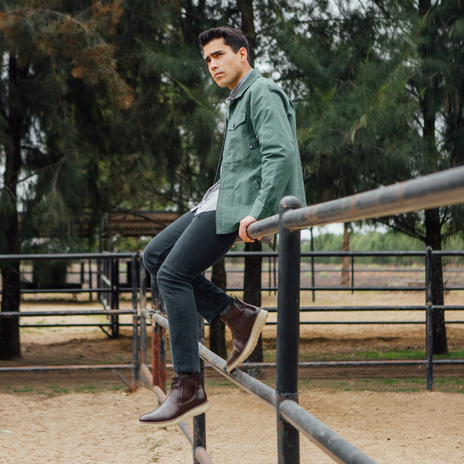 STEEL TOE CHELSEA BOOT BECKS BROWN LIFESTYLE
