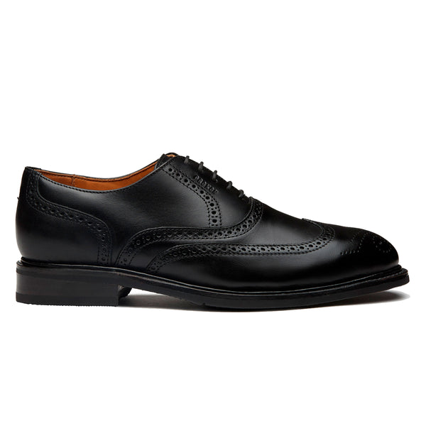 This Oxford Pilot features ravels detailing and the finest materials to make a powerful statement. Safety shoes have never look so good, hand-finished full-grain leather, steel toe cap, Goodyear welt construction and puncture resistant outsoles. 