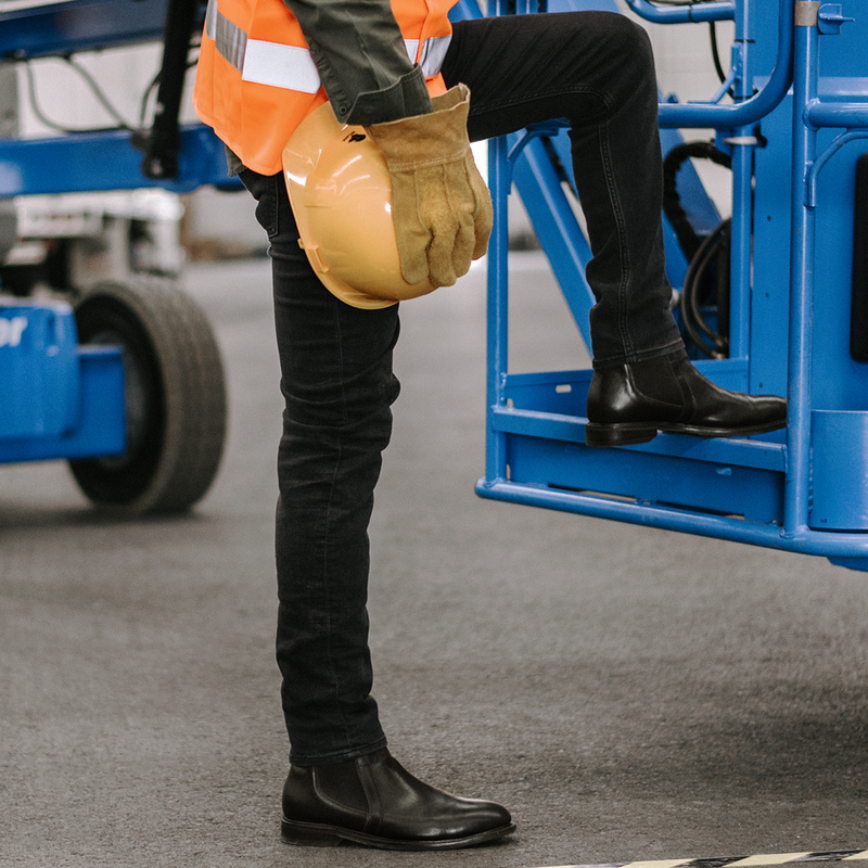 Long lasting versatile safety boots. Easy to put on, easier to get the job done. 